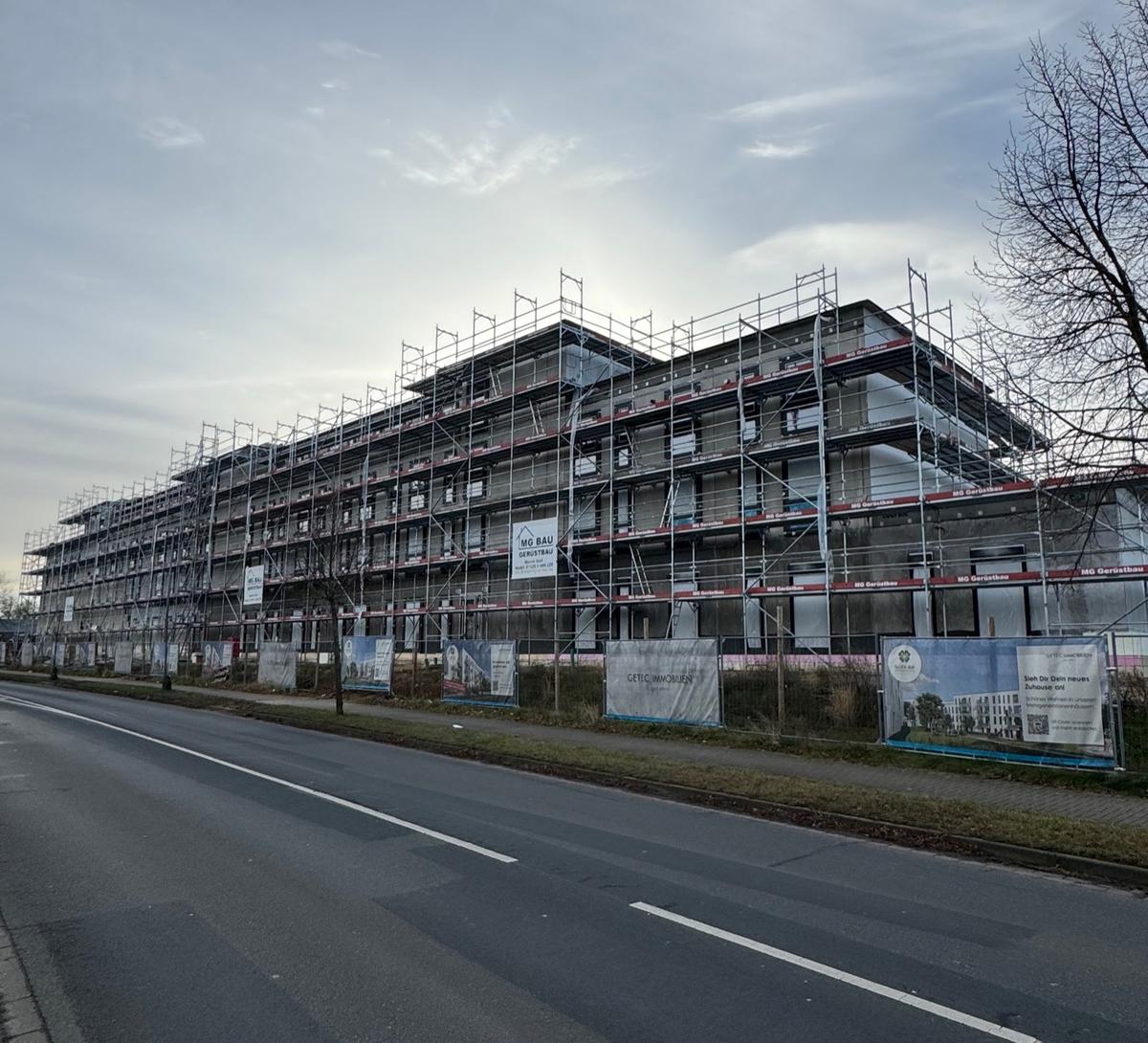 Fassadengerüst Neubau von 64 Wohneinheiten in Lengede
